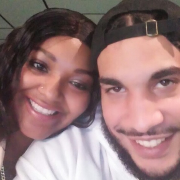 Meet your Posher, Laricia - Picture 1 of 1